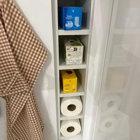 Le Saint Julien T2 Plain-pied Avec Jardin, Centre Historique D'uzes Apartament *