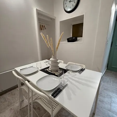 Apartament Le Saint Julien T2 Plain-pied Avec Jardin, Centre Historique D'uzes Uzès